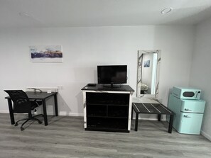 Deluxe Double Room | Down comforters, individually decorated, individually furnished, desk