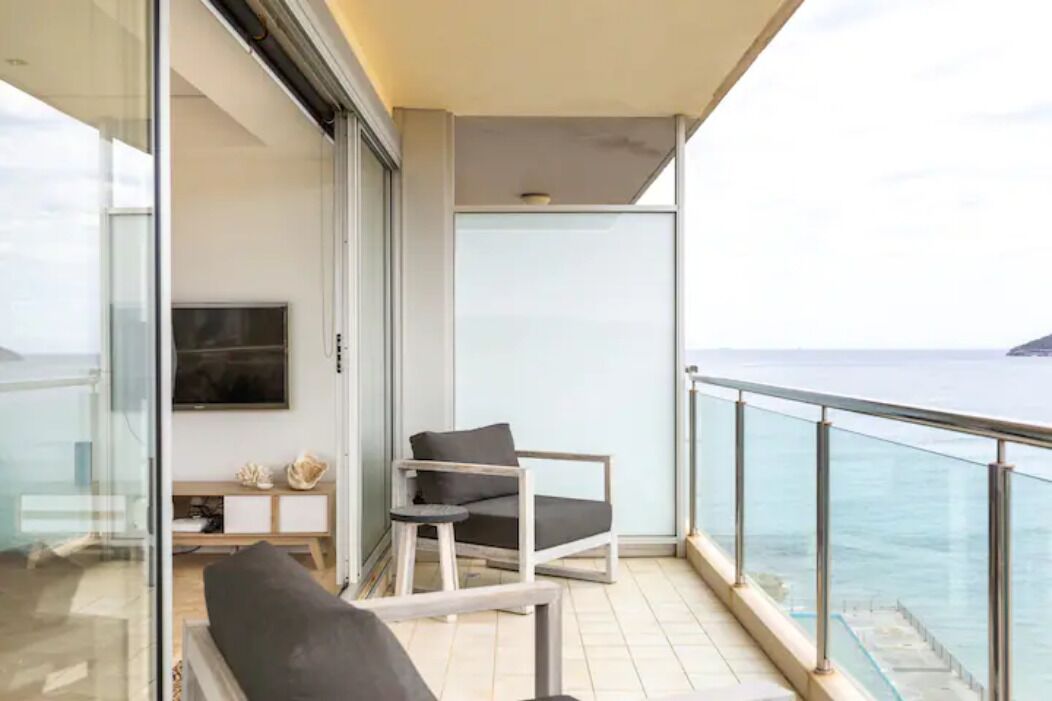 Beachfront Living At Its Best - Direct Beach Access and Views for 3km