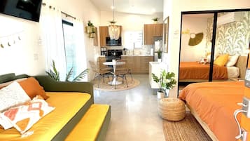 1 soverom, strykejern/-brett, wi-fi (inkludert) og sengetøy