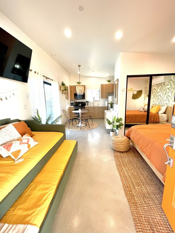 1 soverom, strykejern/-brett, wi-fi (inkludert) og sengetøy