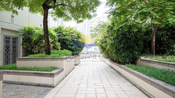 Terrace/patio - Holidays R Us villa 3 bedroom premium location (Dubai)