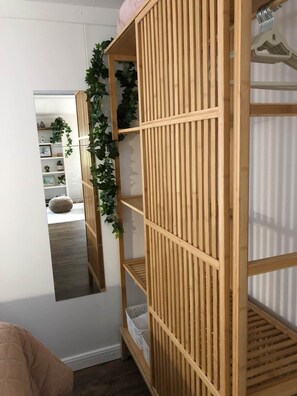 Interior - The Cwtch - Cosy Home, with Breakfast Basket (Little Hartley)