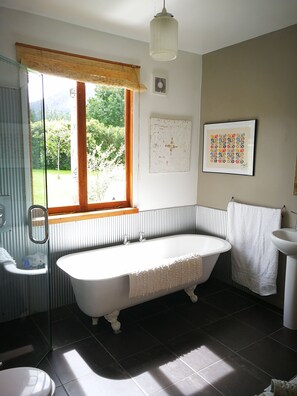 Bathtub, hair dryer, bidet, towels - Rural relaxation (Queenstown)