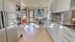 Private kitchen - Charming Méribel 3-Room Apartment with Balcony (Méribel)