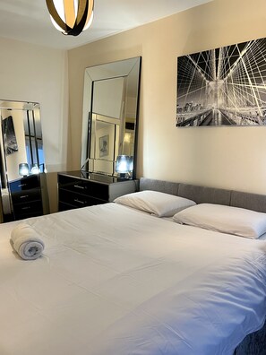 2 bedrooms, iron/ironing board, free WiFi, bed sheets