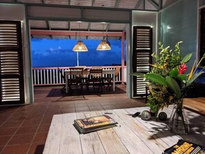 Outdoor dining - Black Pearl Estate. Unique Caribbean home (Gros Islet)