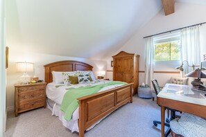 2 bedrooms, free WiFi, bed sheets - Condo in Silverthorne Close to Ski Resorts w/ Private Balcony & Work Area! (Silverthorne)