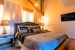 3 bedrooms, desk, iron/ironing board, free WiFi