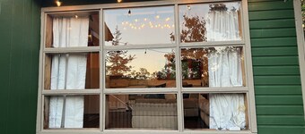 Casa de Carmen! 3 bedroom Modern Cabin with a view and HOT TUB!