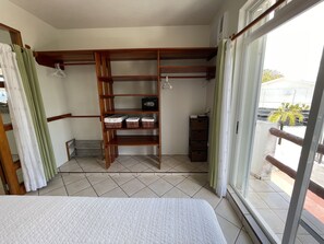 1 bedroom, in-room safe, iron/ironing board, free WiFi