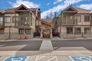 Exterior - Modern 1 BDR Mountain Escape - Stunning Location! (Breckenridge)