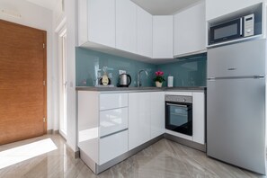 Fridge, microwave, oven, dishwasher - SUNNY APARTMENT MASLINA (Duba)