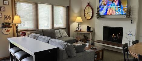 Télévision, cheminée