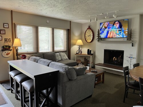 OPEN JULY 2-6 - 3 day min --BOYNE MOUNTAIN  - MOUNTAIN VILLA - 3bedrm 2 bath