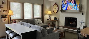 OPEN JULY 2-6 - 3 day min --BOYNE MOUNTAIN - MOUNTAIN VILLA - 3bedrm 2 bath