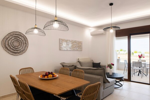 Zen Chic Apartment, Near the beach-Dining Area - Zen chic apartment,pool,Near beach & amenities (Nea Magnisia)