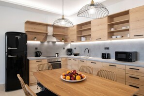 Fridge, microwave, oven, dishwasher