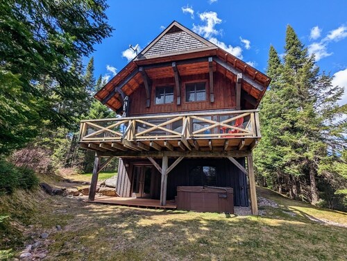 Cote Nord Tremblant 4 beds, A/C, Spa, Pool, tennis, lake, beach, 
CITQ 261424