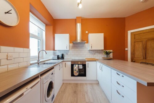 The Riverside Apartment (free parking)