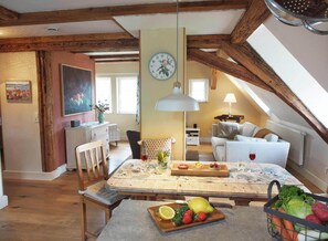 Smart-TV, DVD-Player, Bücher