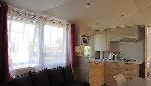 Télévision, table de tennis de table