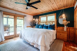 Room - Private Cabin in GA Mountains w/ Hot Tub! (Morganton)