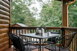 Outdoor dining - Private Cabin in GA Mountains w/ Hot Tub! (Morganton)