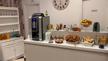 Daily buffet breakfast (EUR 9 per person)