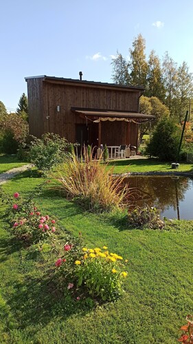 Enjoy garden, birds, fresh sea air, have sauna