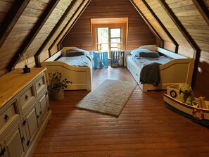 4 bedrooms, free WiFi, bed sheets