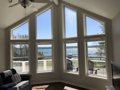 Waterfront Lake House - Portage Lake - 4 Beds, 3 Baths, Private Dock, Kayaks