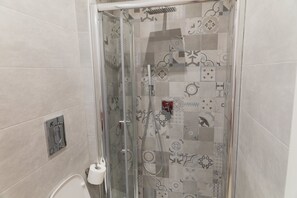 Shower, hair dryer, bidet, towels - Naples Capital (Napoli)