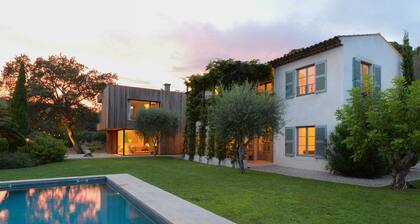 MAGNIFIQUE VILLA CONTEMPORAINE - A PIED DE LA PLAGE DE GIGARO