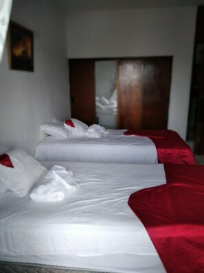 1 bedroom, desk, iron/ironing board, free WiFi