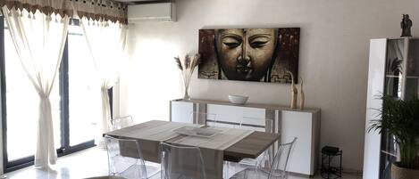 تناول الطعام