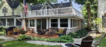 Lake Views, steps to Lake! Two story home, professionally decorated! Sleeps 6! 