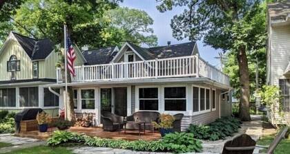 Lake Views, steps to Lake! Two story home, professionally decorated! Sleeps 6!