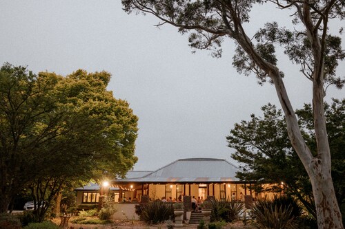 Guesthouse southern highlands sleeps 40 with functions up to 60 in large grounds