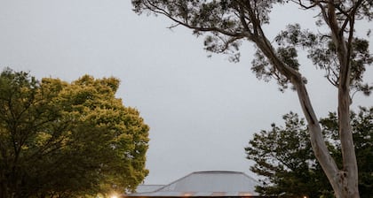 Guesthouse southern highlands sleeps 40 with functions up to 60 in large grounds