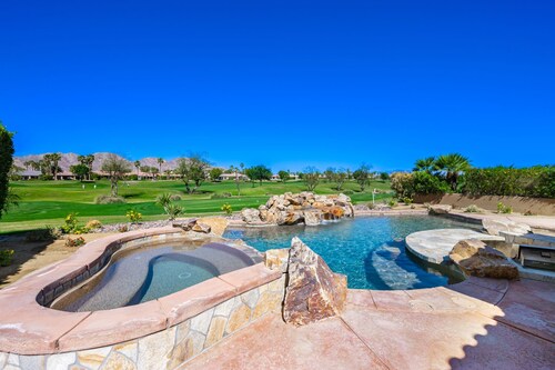 Golf Lovers' Haven: Luxury Living in the Heart of PGA West!