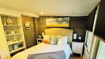 4 soverom, strykejern/-brett, wi-fi (inkludert) og sengetøy