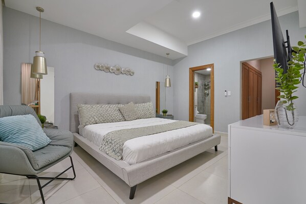 2 chambres, fer et planche à repasser, Wi-Fi, draps fournis