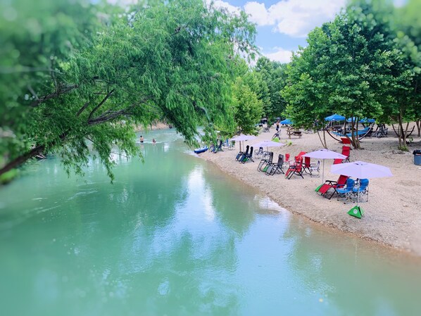 Beach - Enjoy the beautiful San Marcos River in this new, nice and comfy cabin!  (Kingsbury)