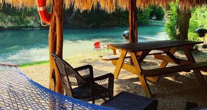 Charming Cabin on the San Marcos River
