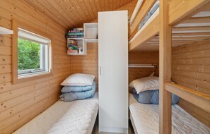 2 bedrooms, free WiFi - Beautiful home in Nexø with kitchen (Nexø)