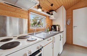 Stovetop, cookware/dishes/utensils