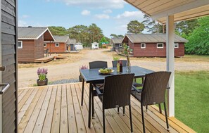 Outdoor dining - Beautiful home in Nexø with kitchen (Nexø)