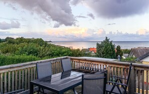 Outdoor dining - Awesome home in Svaneke with WiFi (Svaneke)