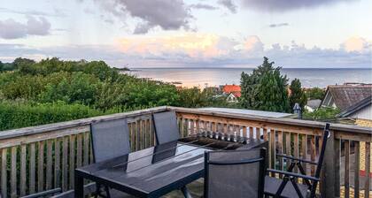 Awesome home in Svaneke with WiFi