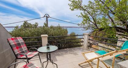 Nice apartment in Baric Draga with WiFi
